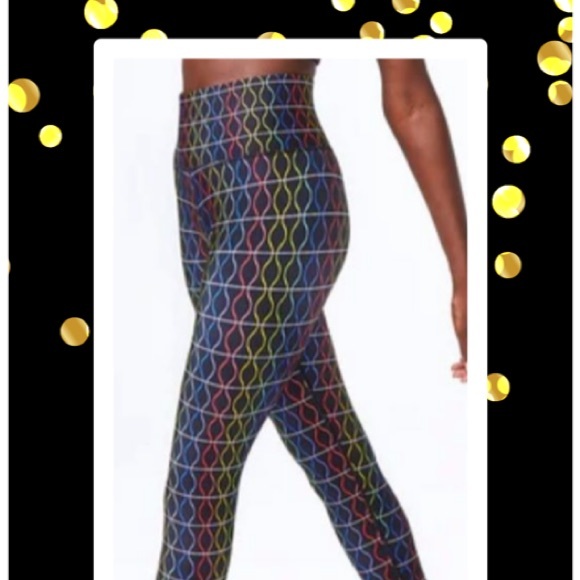 TEREZ ACTIVE WEAR  3” TALL BAND BLACK AND RAINBOW SOUND WAVES CAPRI LEGGINGS - Picture 12 of 13